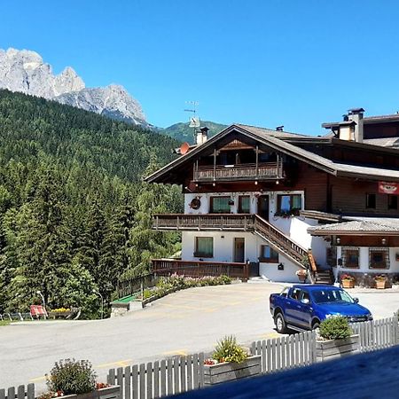 La Pineta Apartment Падола Екстериор снимка